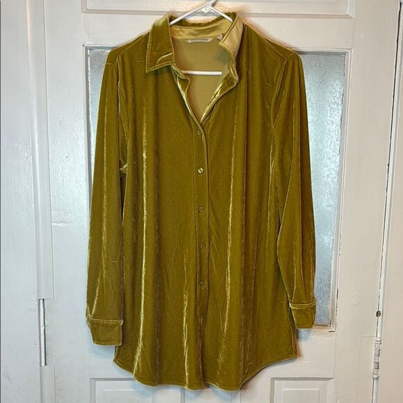 Soft Surroundings Women’s Gold Long Sleeve Velvet Button Down Shirt Size Medium - Picture 1 of 6